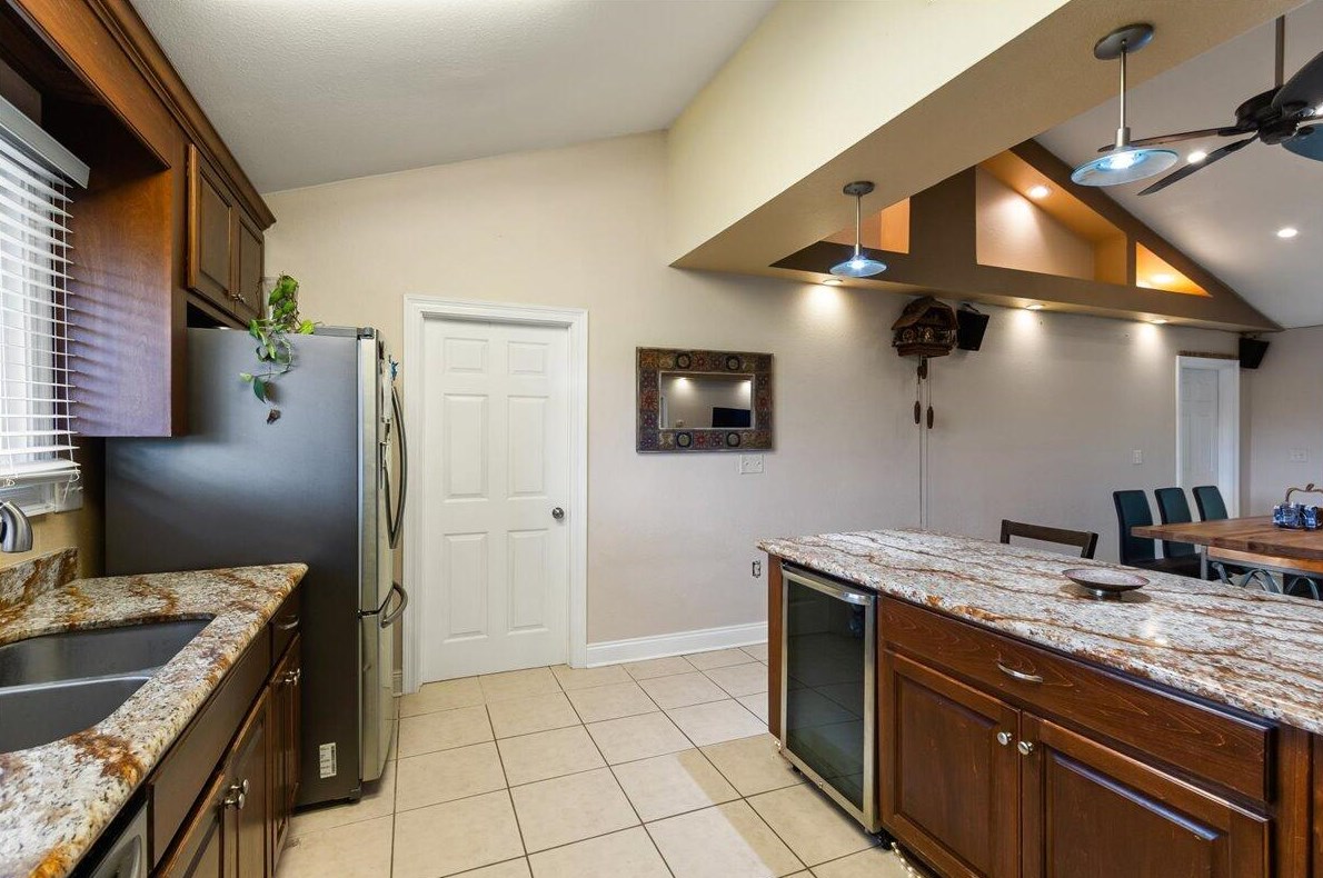 3049 Highway 98, Mary Esther FL  32569-1367 exterior