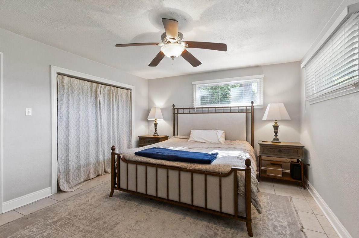 3049 Highway 98, Mary Esther FL  32569-1367 exterior