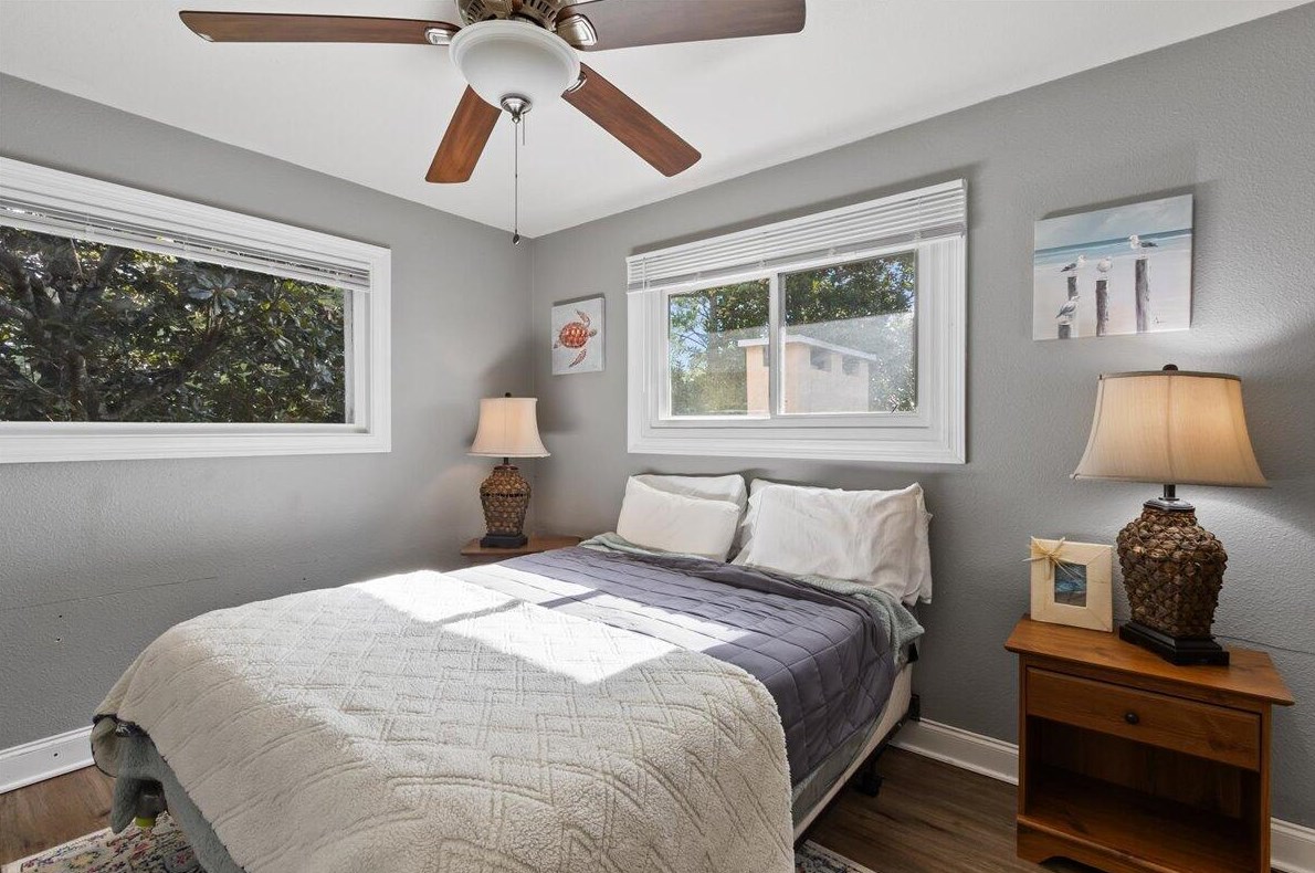 3049 Highway 98, Mary Esther FL  32569-1367 exterior