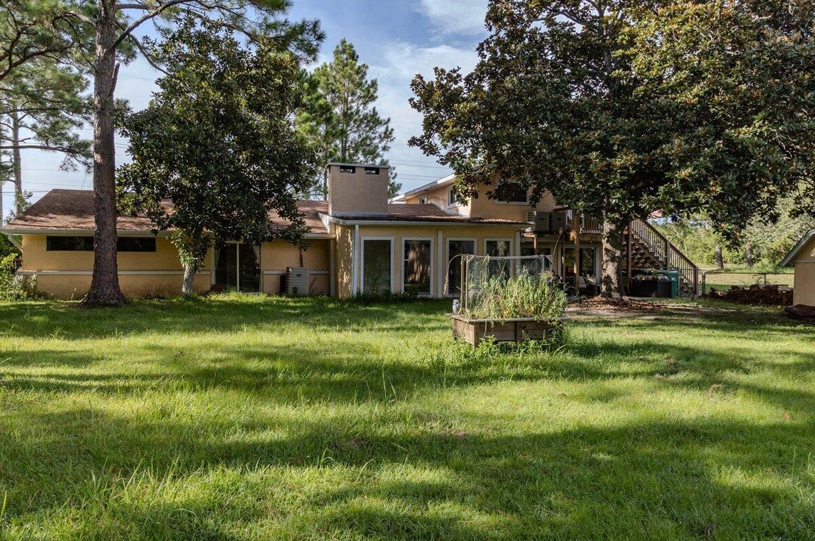 3049 Highway 98, Mary Esther FL  32569-1367 exterior