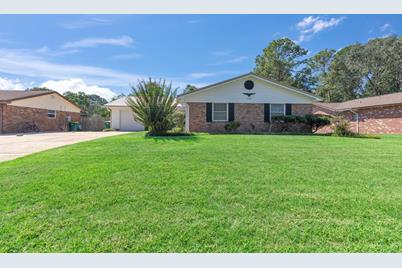 1124 Coral Drive, Niceville, FL 32578 - Photo 1