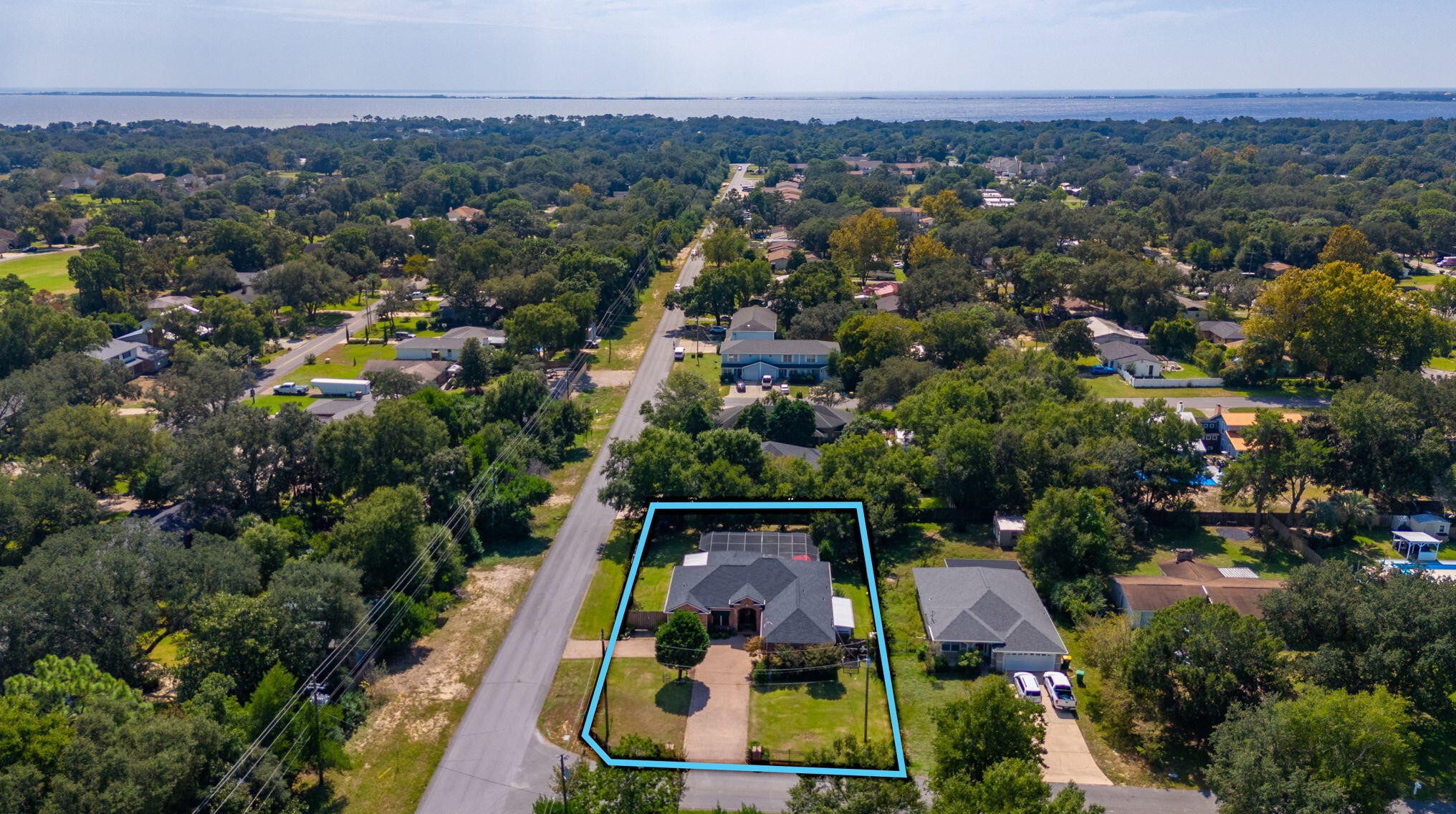 136 10th Ave, Shalimar FL  32579-1507 exterior