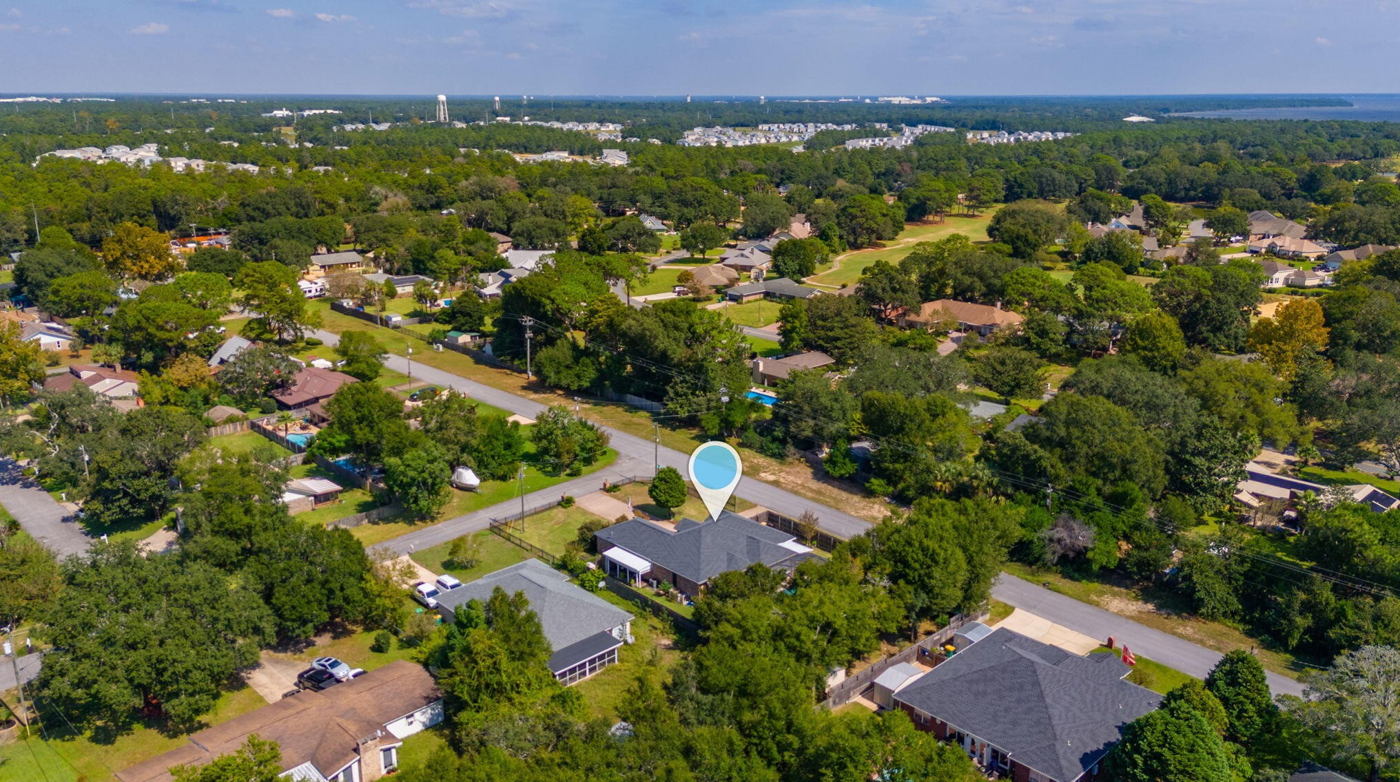 136 10th Ave, Shalimar FL  32579-1507 exterior