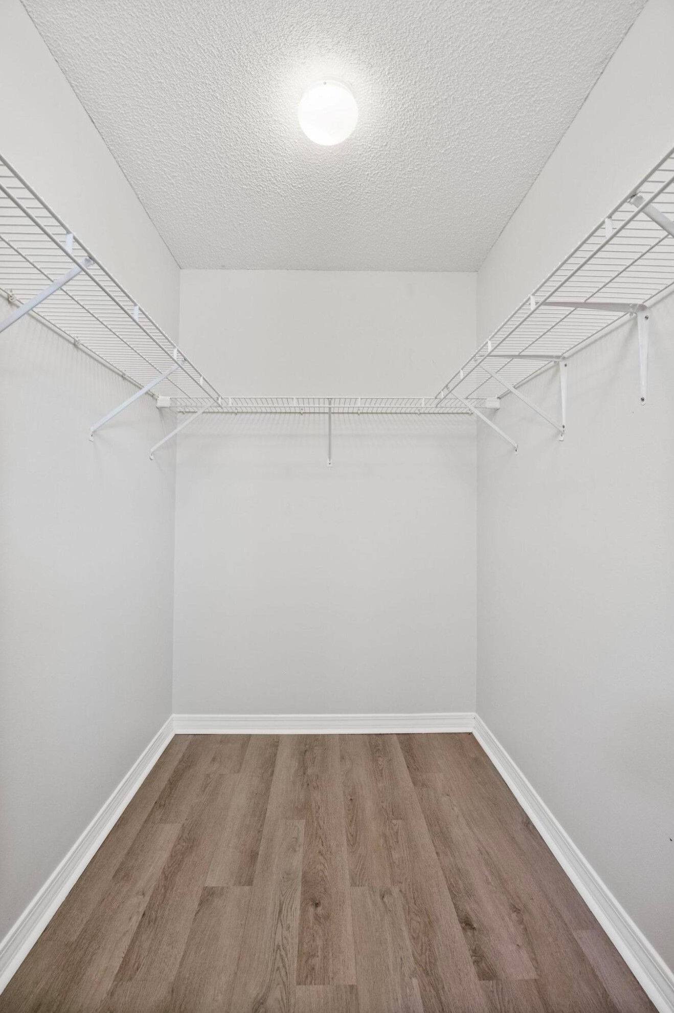 483 Sandy Rdg Cir, Mary Esther FL  32569-2113 exterior