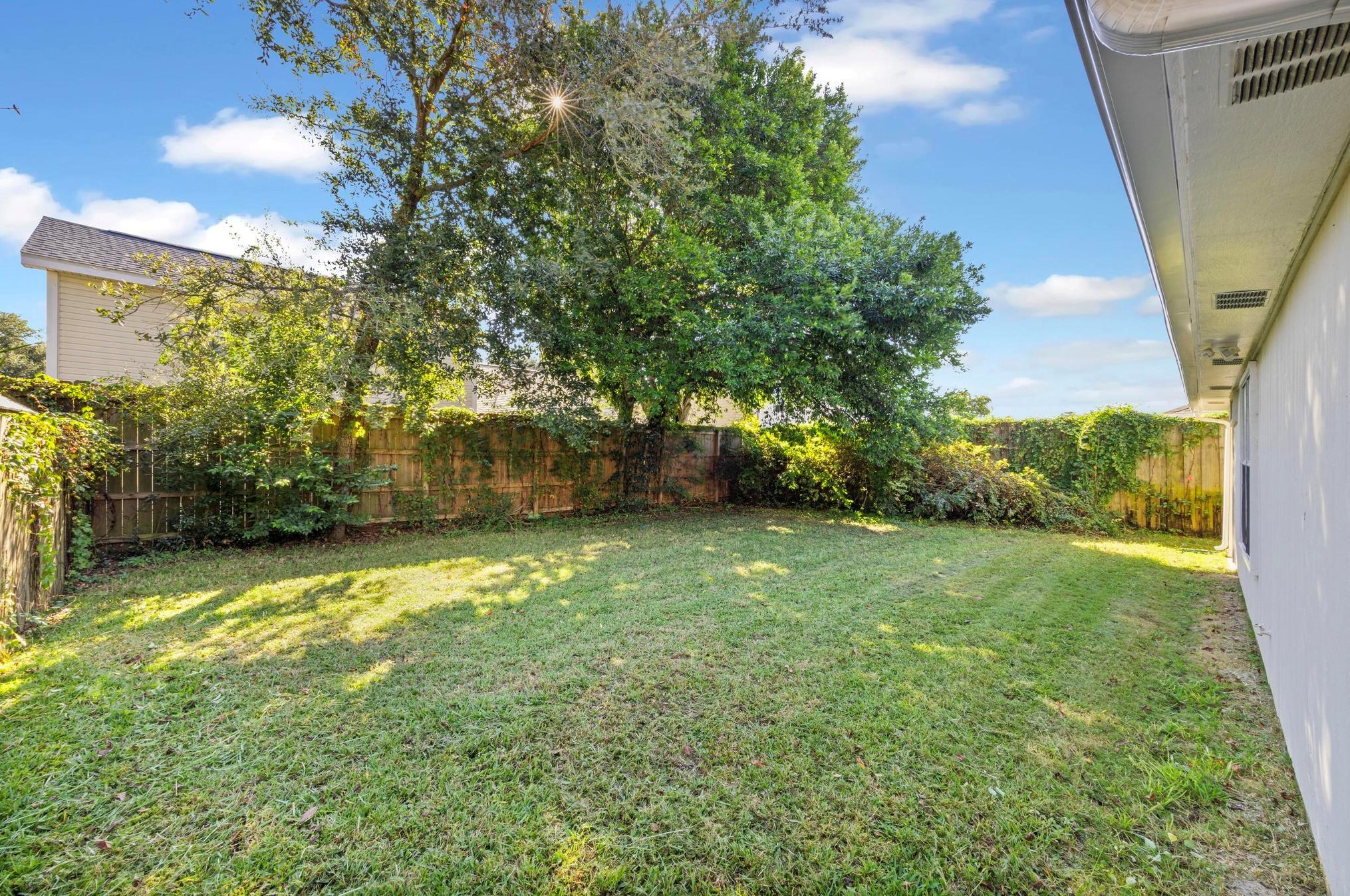 483 Sandy Rdg Cir, Mary Esther FL  32569-2113 exterior