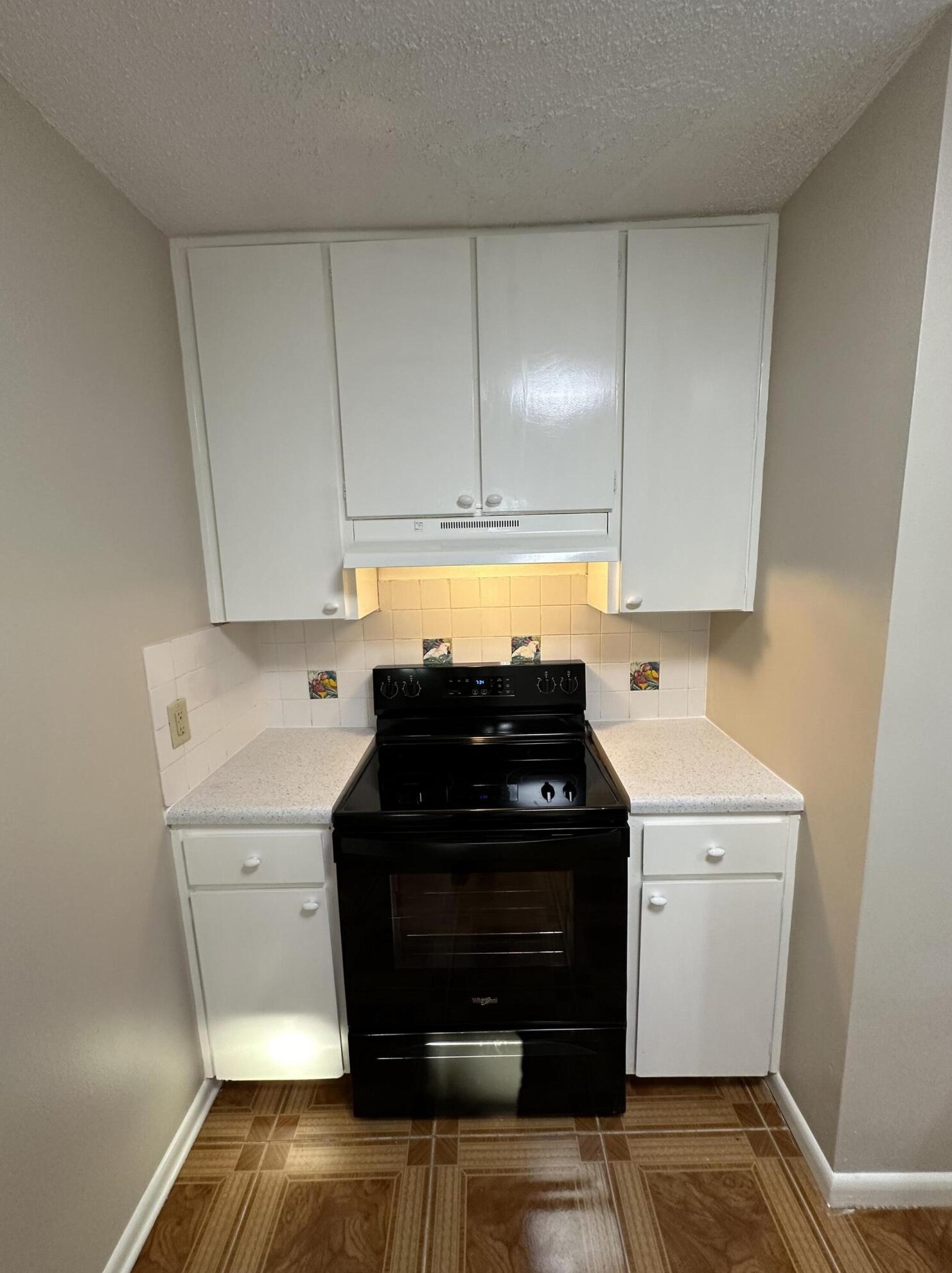 630 Miracle Strip Pkwy, Mary Esther FL 32569-2097 exterior