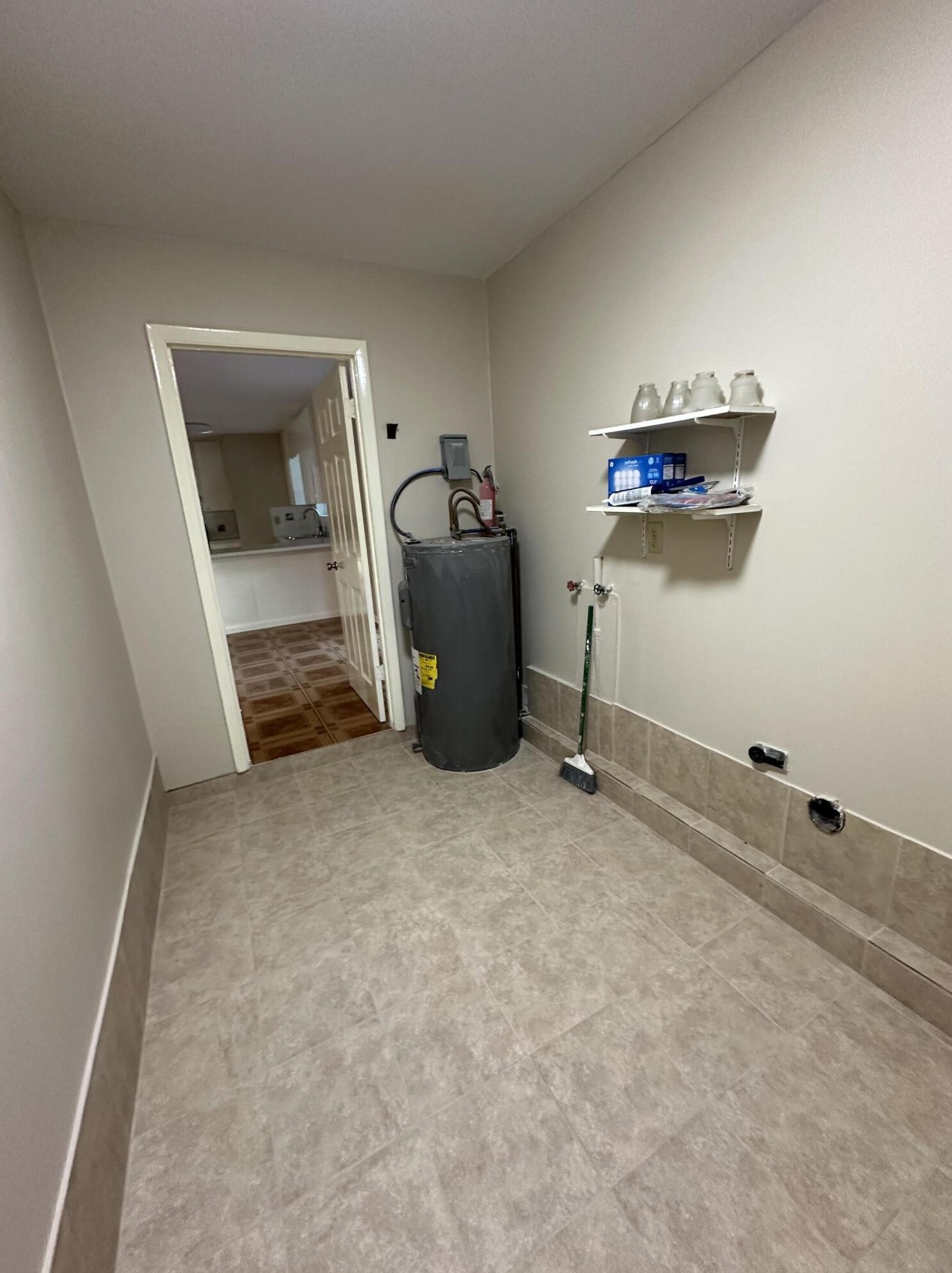 630 Miracle Strip Pkwy, Mary Esther FL 32569-2097 exterior