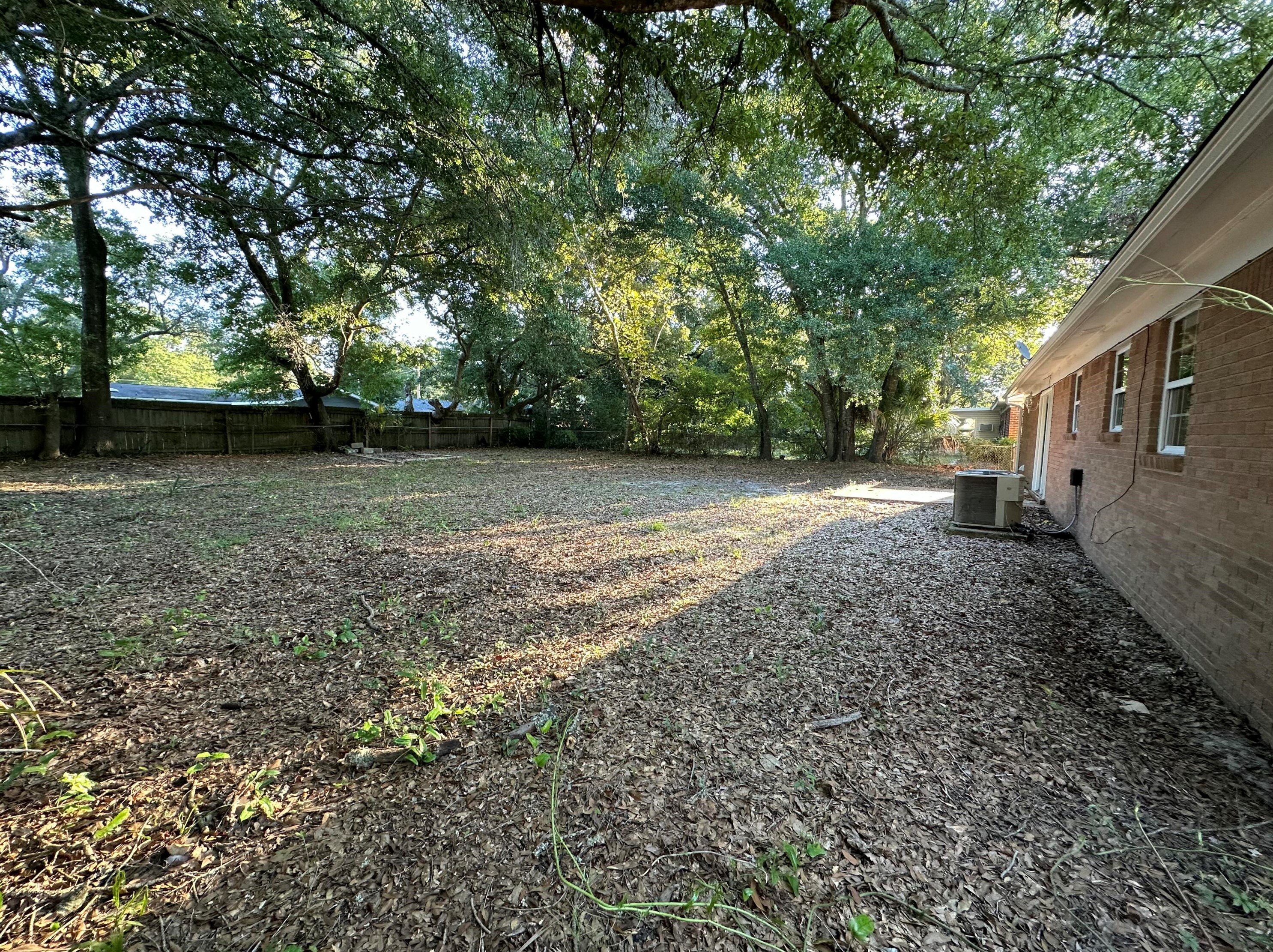 630 Miracle Strip Pkwy, Mary Esther FL 32569-2097 exterior