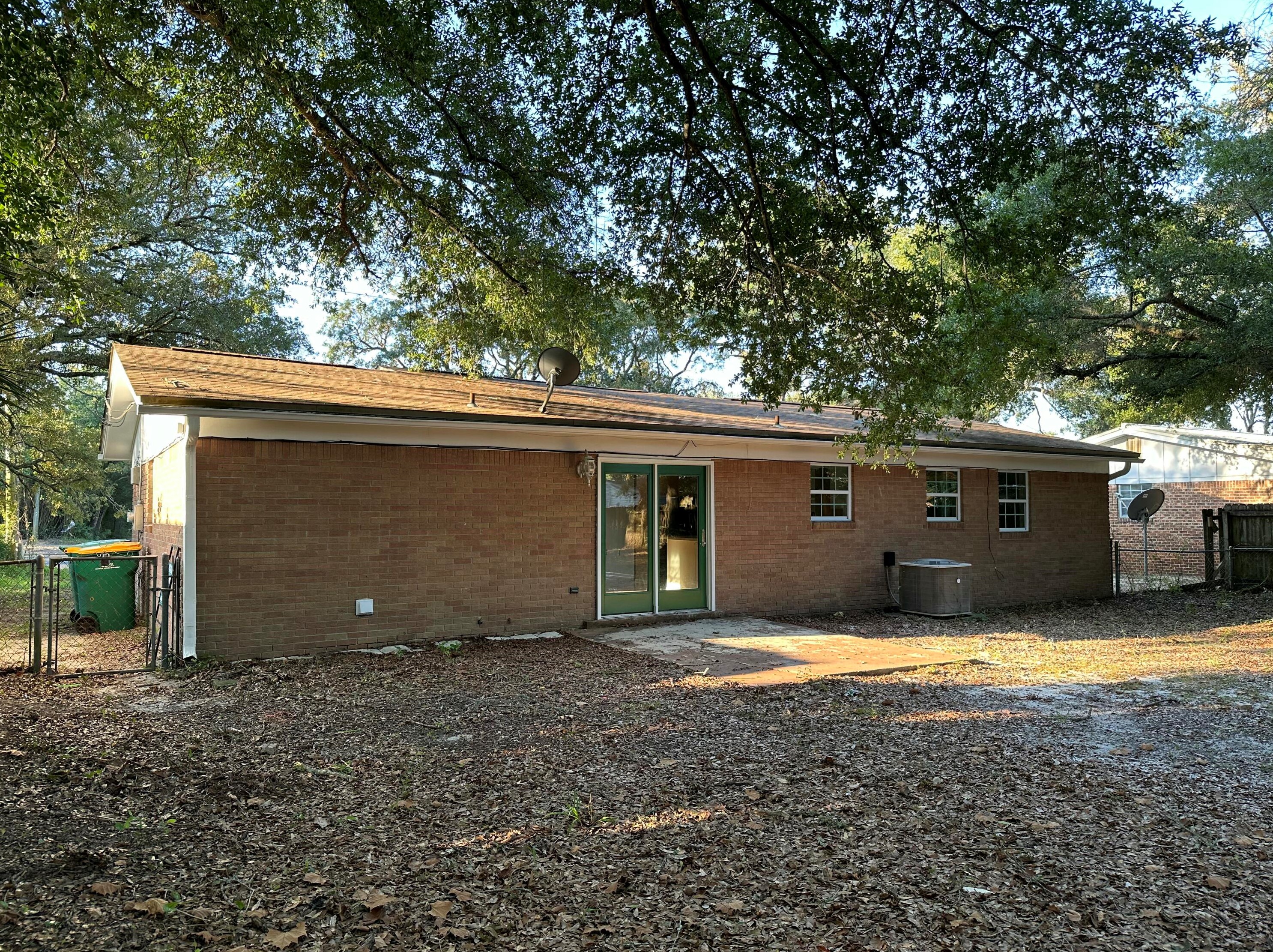 630 Miracle Strip Pkwy, Mary Esther FL 32569-2097 exterior