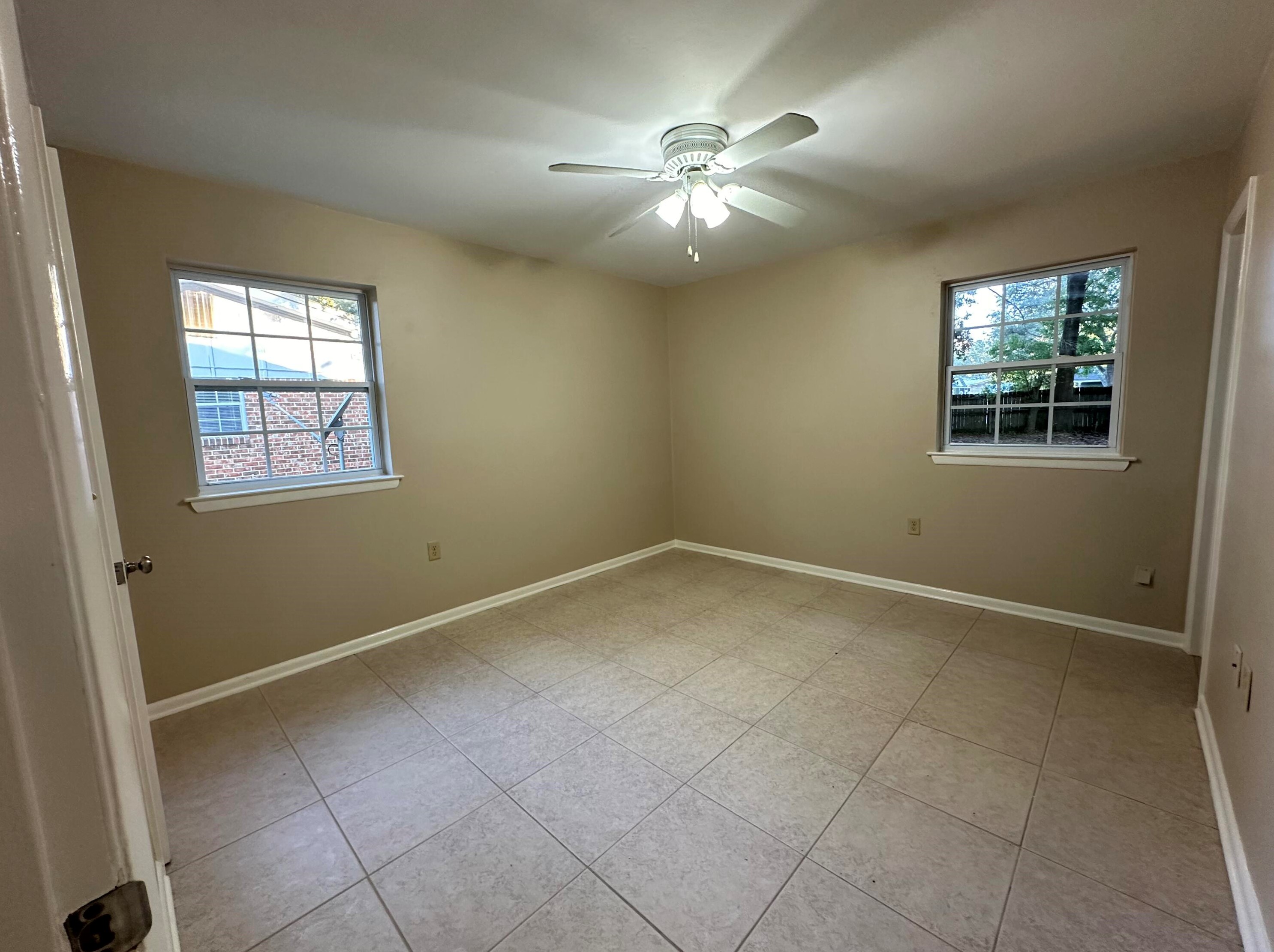 630 Miracle Strip Pkwy, Mary Esther FL 32569-2097 exterior