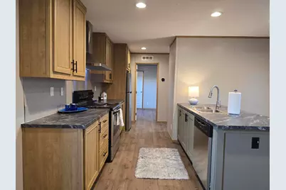 215 E Juniper Avenue E, Defuniak Springs, FL 32433 - Photo 15