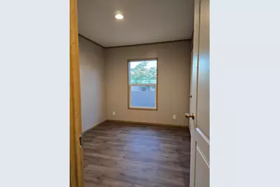 215 E Juniper Avenue E, Defuniak Springs, FL 32433 - Photo 33