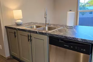 215 E Juniper Ave E, Defuniak Springs, FL 32433 - Photo 9