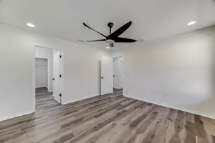 8084 3rd St, Laurel Hill, FL 32567 - Photo 17