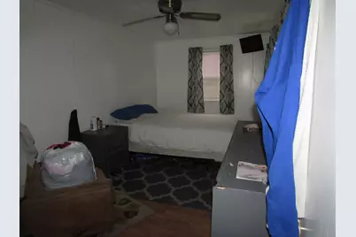 64 W Live Oak Avenue W, Defuniak Springs, FL 32435 - Photo 9