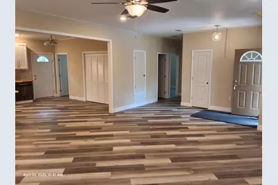 698 E Edney Avenue E, Crestview, FL 32539 - Photo 3