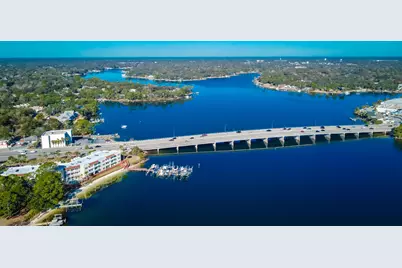 5 Laguna Street #UNIT 201, Fort Walton Beach, FL 32548 - Photo 3