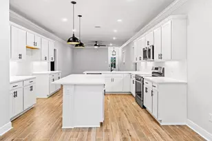 699 Earl Godwin Rd, Freeport, FL 32439 - Photo 7