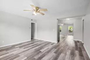 305 NE Hollywood Blvd NE, Fort Walton Beach, FL 32548 - Photo 5