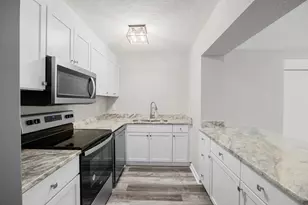 305 NE Hollywood Blvd NE, Fort Walton Beach, FL 32548 - Photo 9