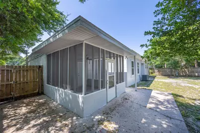 305 NE Hollywood Boulevard NE, Fort Walton Beach, FL 32548 - Photo 35