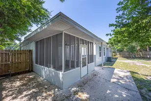 305 NE Hollywood Blvd NE, Fort Walton Beach, FL 32548 - Photo 35