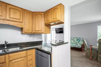 308 SW Miracle Strip Parkway SW #30B, Fort Walton Beach, FL 32548 - Photo 17