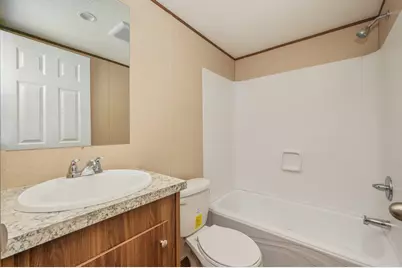 382 W Royal Palm Ave, Defuniak Springs, FL 32433 - Photo 15