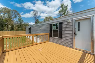 382 W Royal Palm Ave, Defuniak Springs, FL 32433 - Photo 35