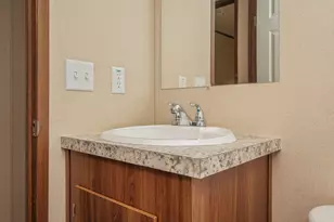 402 W Royal Palm Ave, Defuniak Springs, FL 32433 - Photo 17