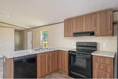 402 W Royal Palm Ave, Defuniak Springs, FL 32433 - Photo 3