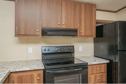 402 W Royal Palm Ave, Defuniak Springs, FL 32433 - Photo 5