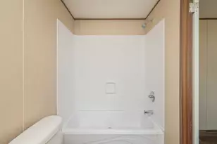 402 W Royal Palm Ave, Defuniak Springs, FL 32433 - Photo 19