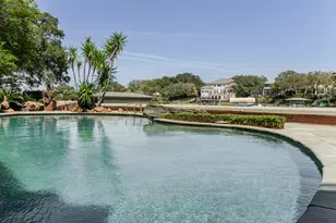 204 Laura Ln, Gulf Breeze, FL 32561 - Photo 55