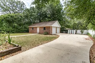 367 Okaloosa Ave, Valparaiso, FL 32580 - Photo 9