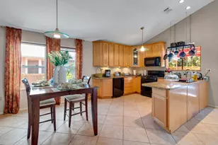 204 Parkwood Cir, Niceville, FL 32578 - Photo 5