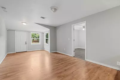 404 W 1st Avenue W, Crestview, FL 32536 - Photo 7