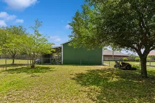 2377 Lake Silver Rd, Crestview, FL 32536 - Photo 9