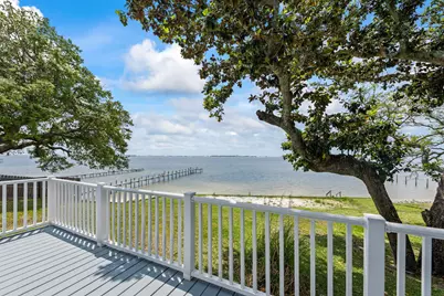 2062 Blue View Court, Navarre, FL 32566 - Photo 7