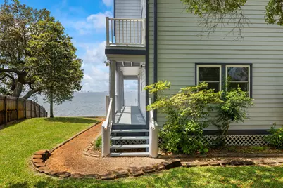 2062 Blue View Court, Navarre, FL 32566 - Photo 17