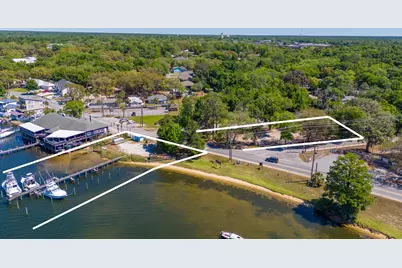 834 Bayshore Drive, Niceville, FL 32578 - Photo 13