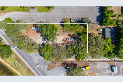 834 Bayshore Drive, Niceville, FL 32578 - Photo 7