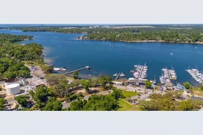 834 Bayshore Drive, Niceville, FL 32578 - Photo 27