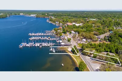 834 Bayshore Drive, Niceville, FL 32578 - Photo 11