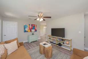 254 E Iris Ln E, Defuniak Springs, FL 32433 - Photo 11