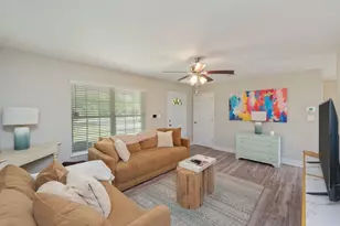 254 E Iris Ln E, Defuniak Springs, FL 32433 - Photo 1