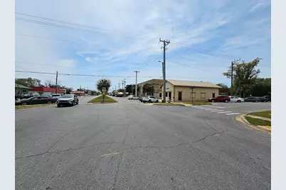 202 S Main Street S, Crestview, FL 32536 - Photo 11
