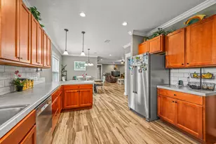 5105 Pasco Broxson Cir, Holt, FL 32564 - Photo 9