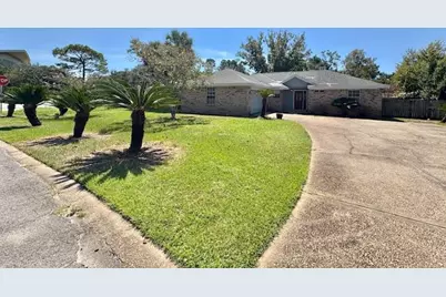 101 Meadow Woods Lane, Niceville, FL 32578 - Photo 1