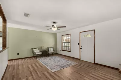 223 W Pinoak Court W, Crestview, FL 32539 - Photo 3